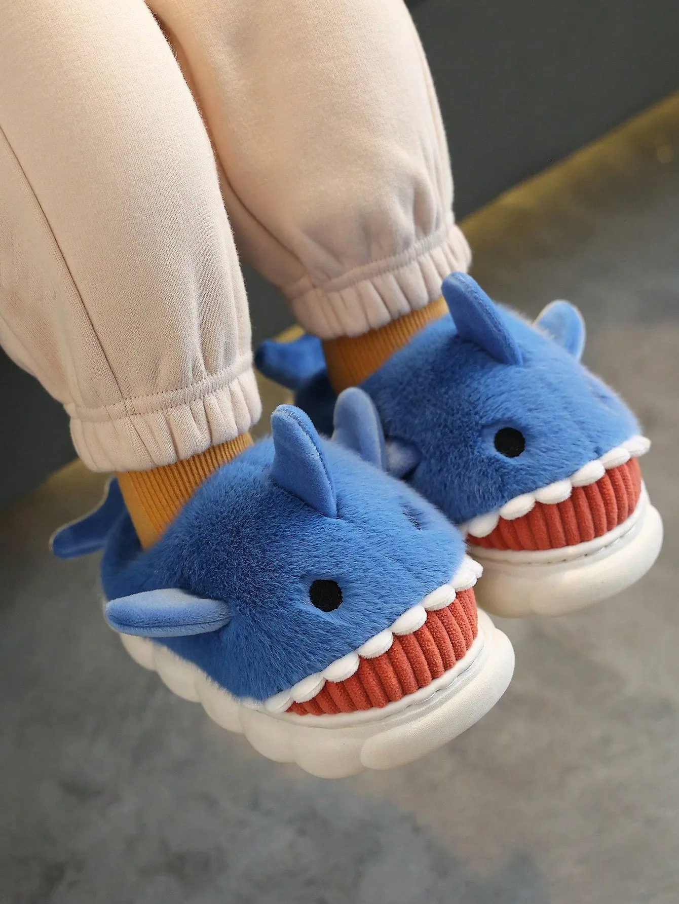 1 Pair Toddler Boys' Plush Shark Design Slip-On House Slippers, Suitable For Winter