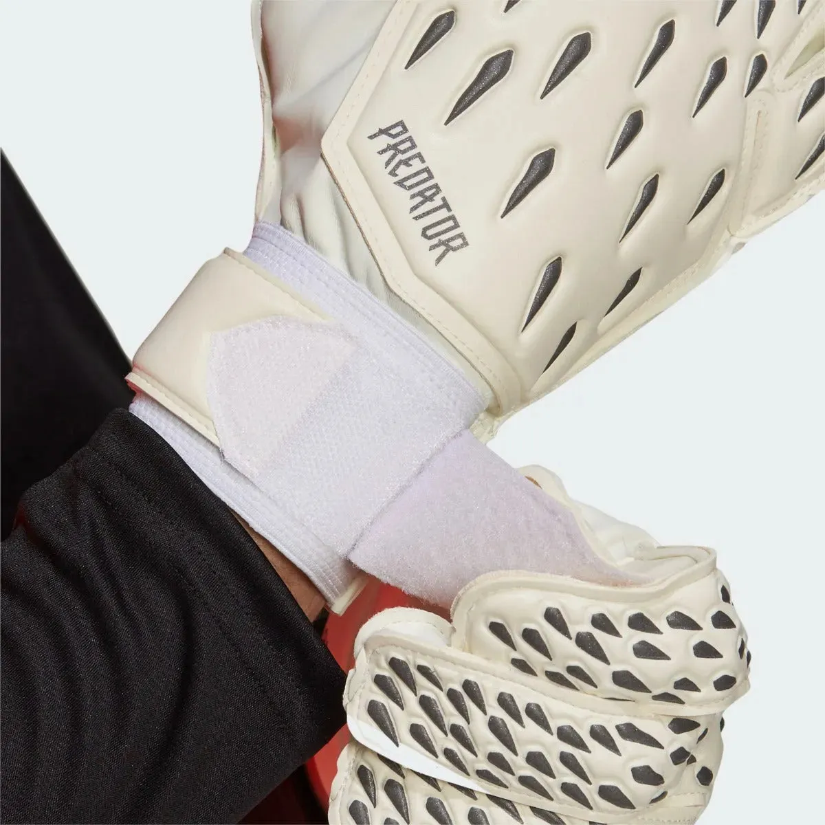 Adidas Predator Training Goalkeeper Gloves - White-Black