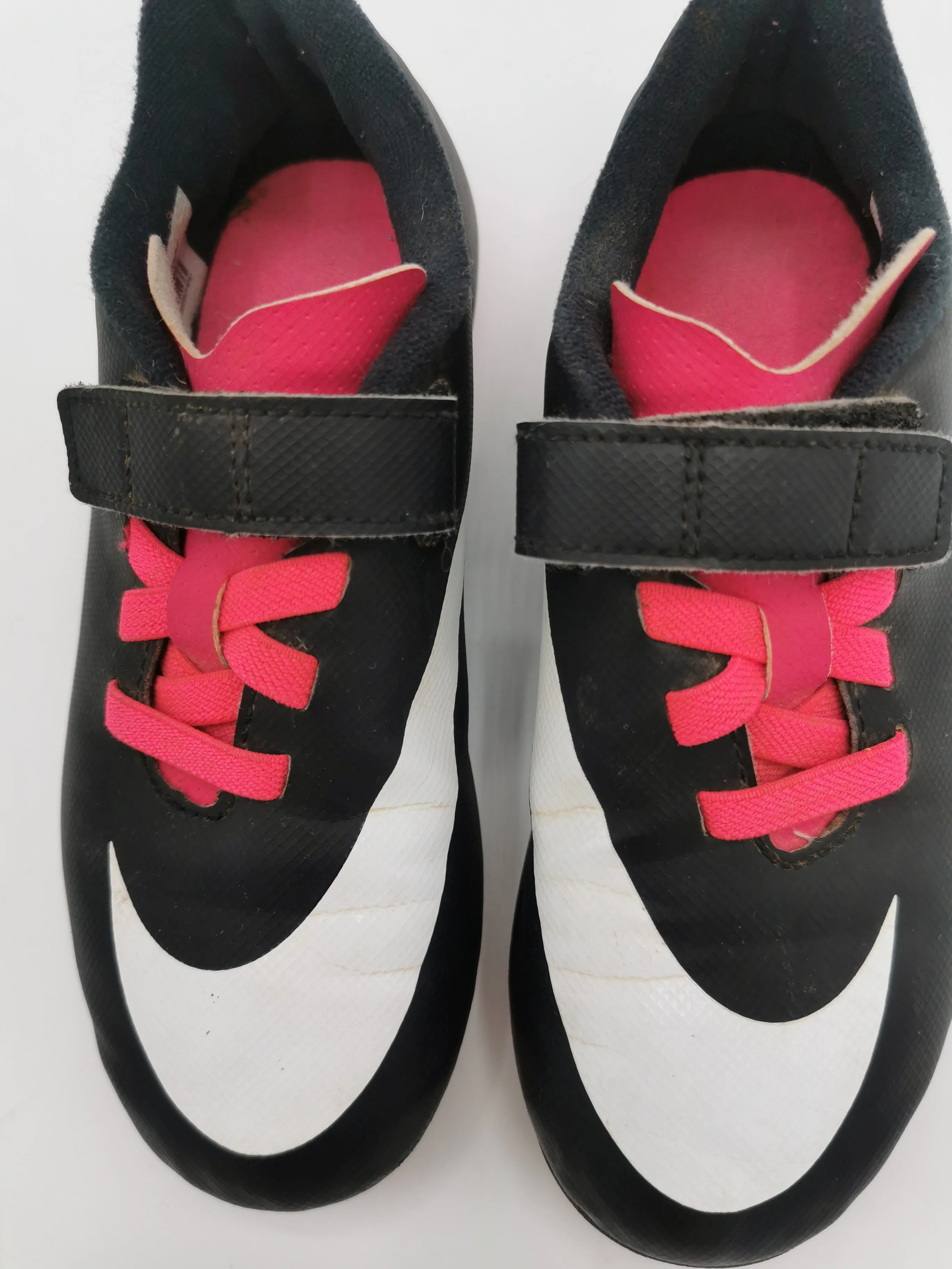 GIRL SIZE 13C YOUTH - NIKE, Soccer Shoes VGUC B2