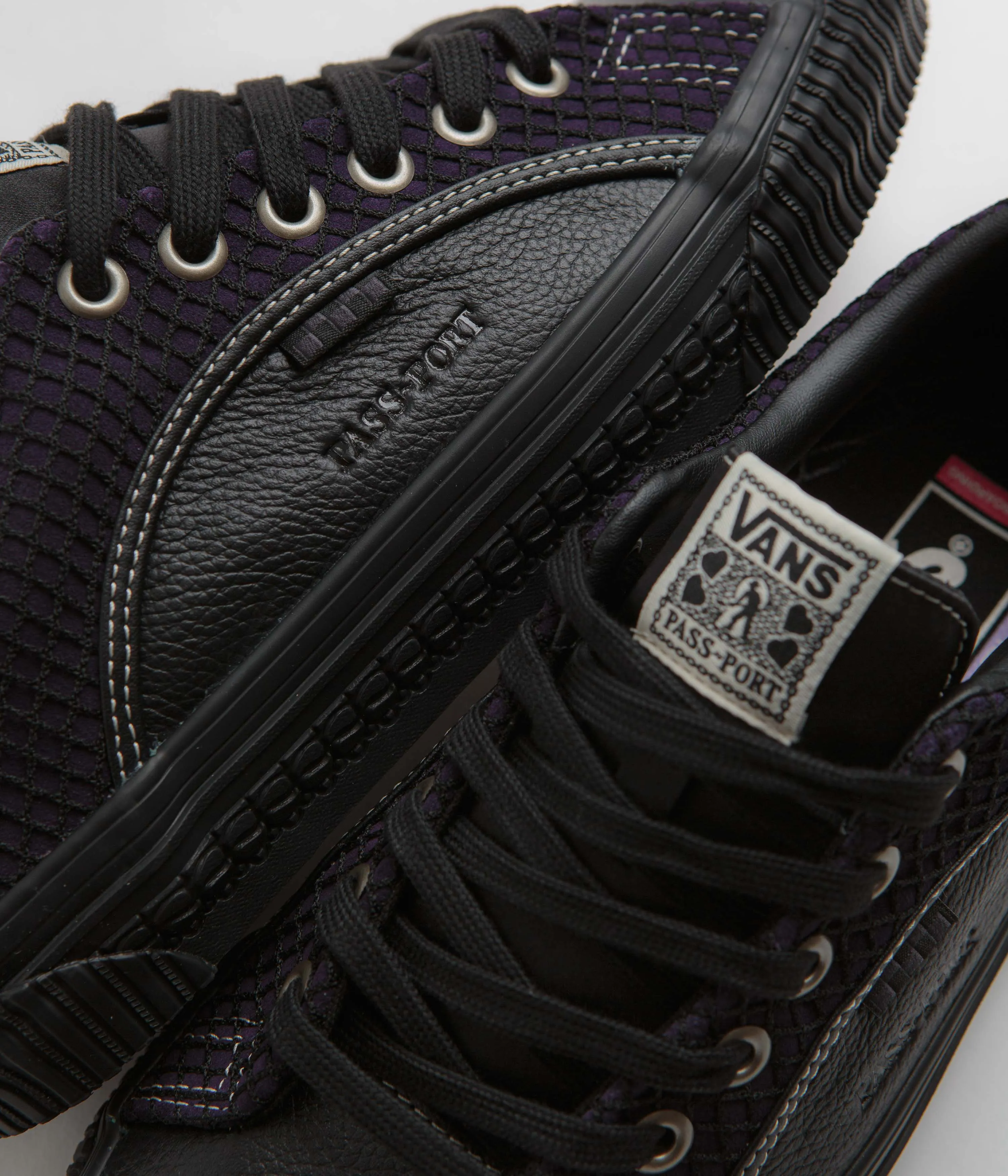 Vans Skate Lampin Shoes - (Pass Port) Black